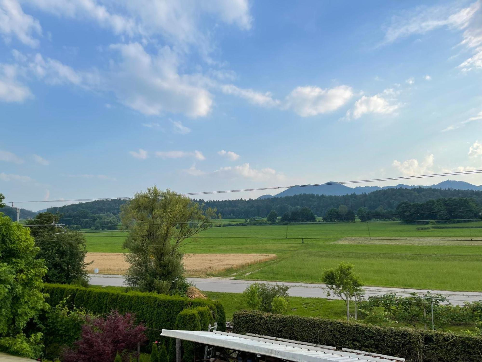 Guesthouse Stremljan Ljubljana เมดโวเด ภายนอก รูปภาพ