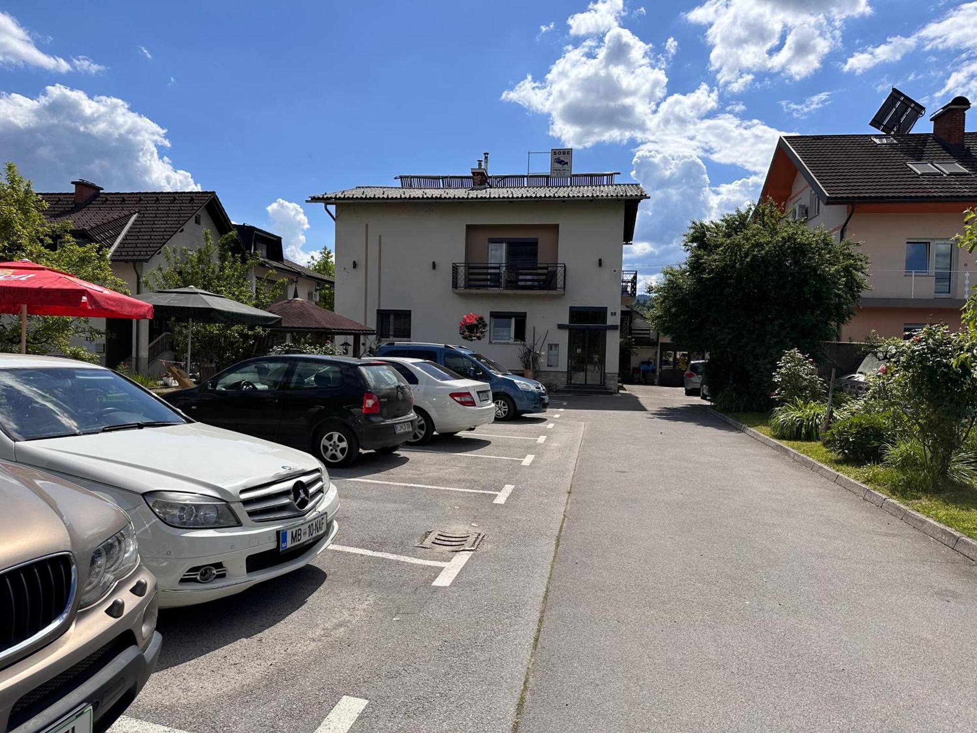 Guesthouse Stremljan Ljubljana เมดโวเด ภายนอก รูปภาพ