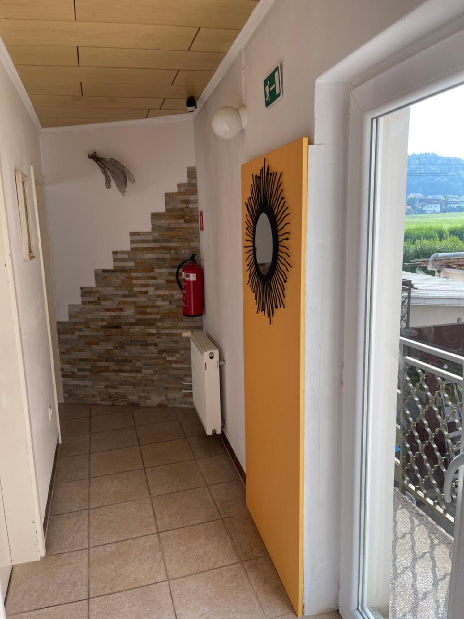 Guesthouse Stremljan Ljubljana เมดโวเด ภายนอก รูปภาพ